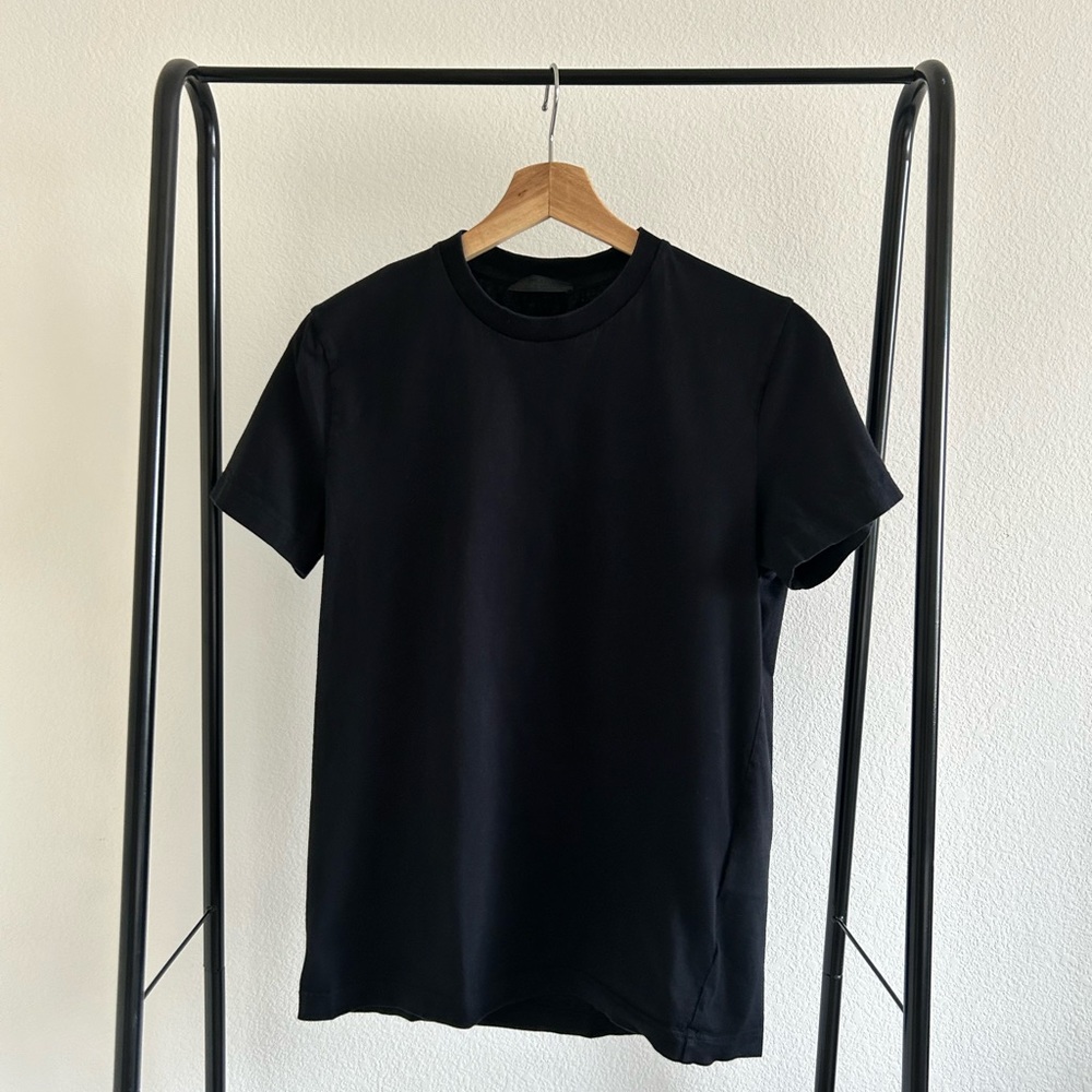 Prada Black Short Sleeve T Shirt Men’s Size S Designer Tee NFC Tag